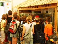 Zahlreiche Schulklassen staunen am Formikarium wie die Klasse 4a der Grundschule in Löhnberg.