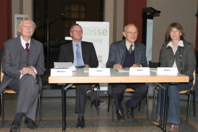 Pressesprecher Dr.Wohlers, Landrat Ihrke als Schirmherr des Insekt des Jahres 2011, Kuratoriumsvorsitzender Prof. Dr. Dathe, Referentin Dr. Katrin Möller (von links), Foto: D. Bretz